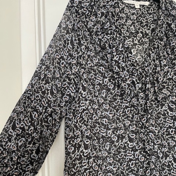VERONICA BEARD Silk Print V Neck Blouse EUC - Picture 6 of 8